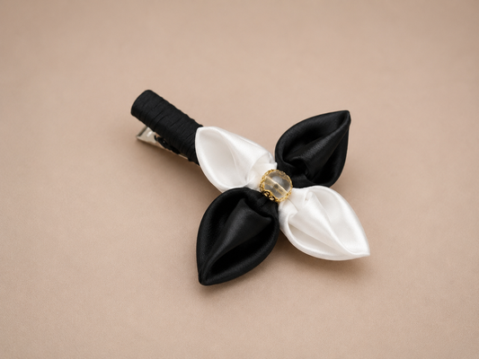 Pince florale en satin